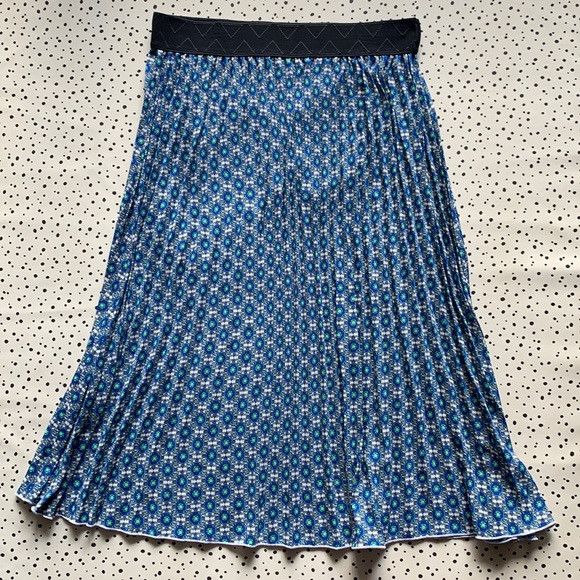 LuLaRoe Dresses & Skirts - LuLaRoe Jill Skirt- Large